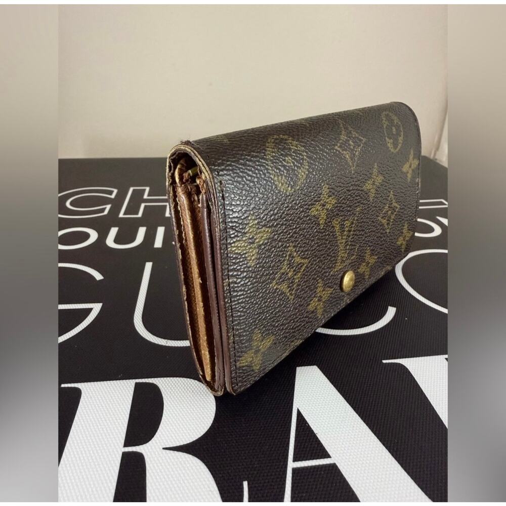 Louis Vuitton Monogram Sarah Long Bifold Wallet - Picture 5 of 6
